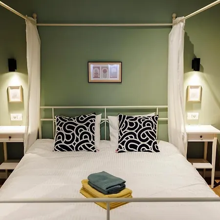 #cozy Nest With Balcony *