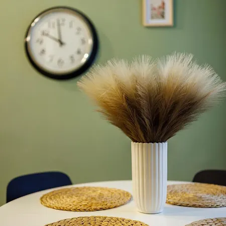 #cozy Nest With Balcony