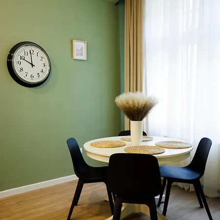 #cozy Nest With Balcony Appartement