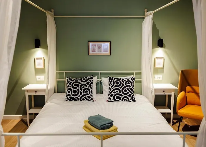 #cozy Nest With Balcony *