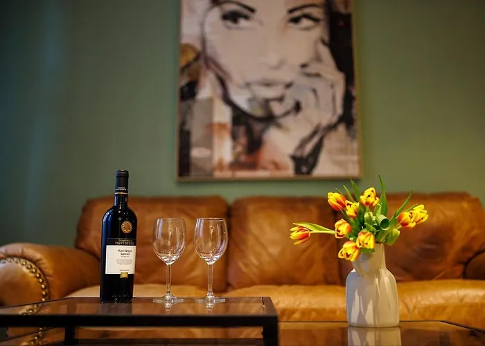 #cozy Nest With Balcony